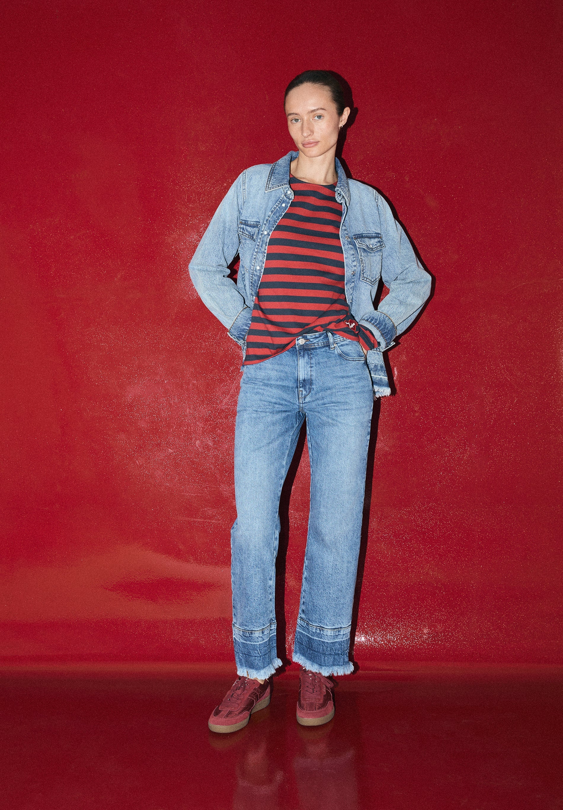 FADED FRAYED EDGE JEANS