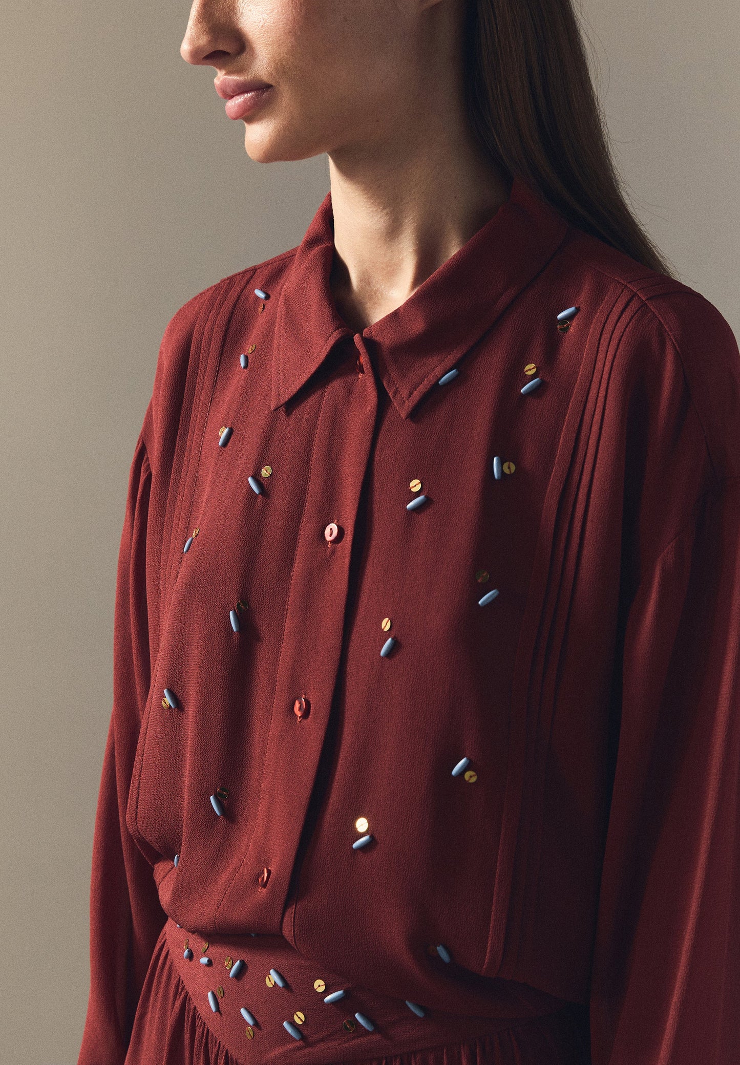 VISCOSE BLOUSE WITH APPLIQUÉ DETAIL