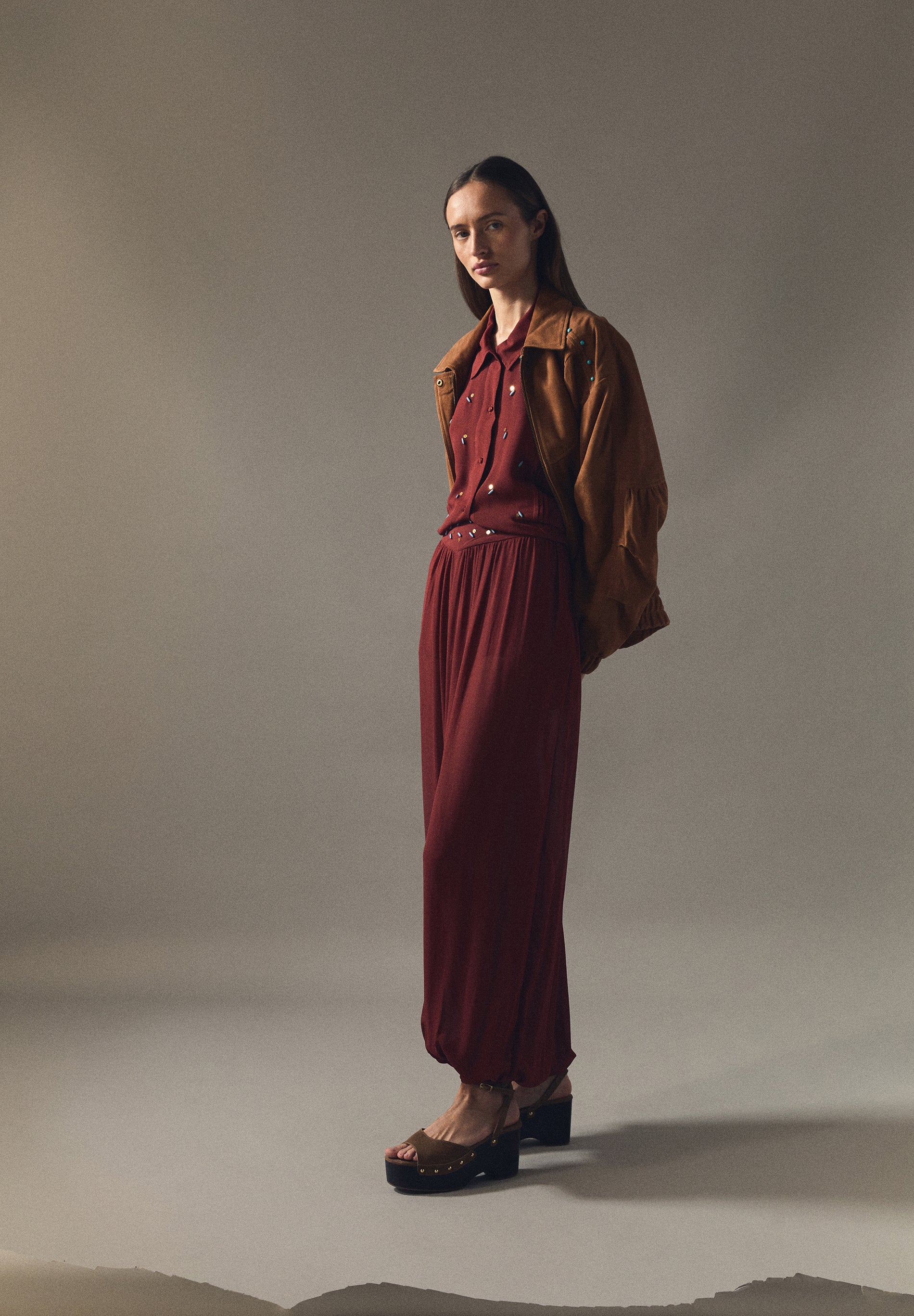 VISCOSE BLOUSE WITH APPLIQUÉ DETAIL