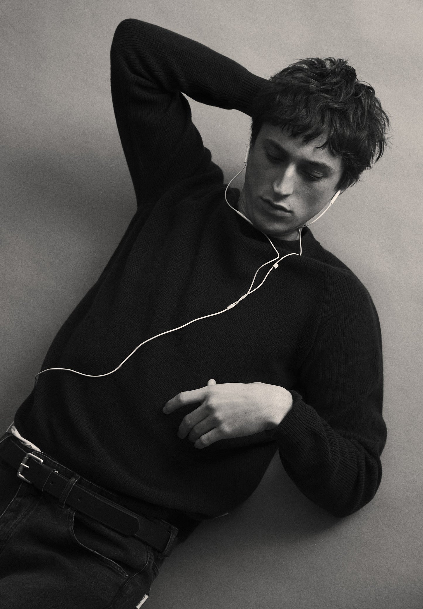 WOOL AND CASHMERE BLEND SWEATER